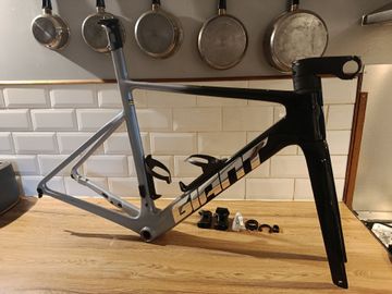 Použité Giant Propel Frameset 2024 Road & Gravel — obrázek 1 z 3