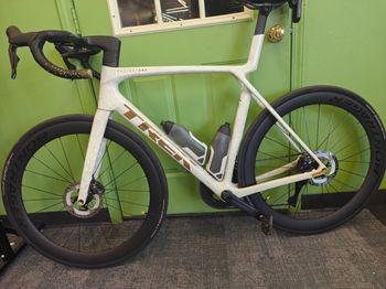 Used Trek Madone SLR 7 Gen 8 2025 2025 Road & Gravel, White — image 2 of 7