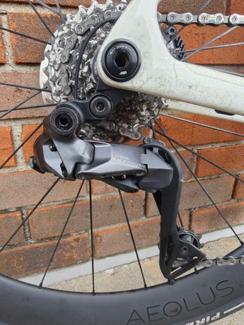 Used Trek Madone SLR 7 Gen 8 2025 2025 Road & Gravel, White — image 5 of 7