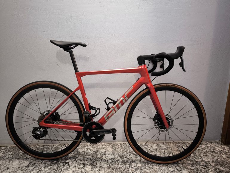Used BMC Teammachine SRAM Force eTap AXS 2023 Road & Gravel — image 1 of 5