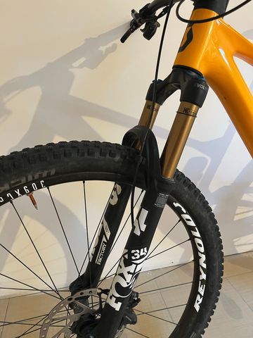 Used Scott Spark 930 2022 2022 Mountainbike, Orange, 29 — image 12 of 13