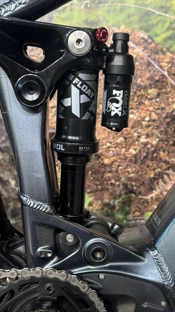 Käytetty Mondraker CHASER R 2023 2023 Mountainbike — kuva 6 / 6