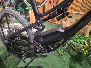 Lapierre Overvolt GLP 2 Team 2022 2022 Mountainbike usato, Nero — immagine 3 di 10