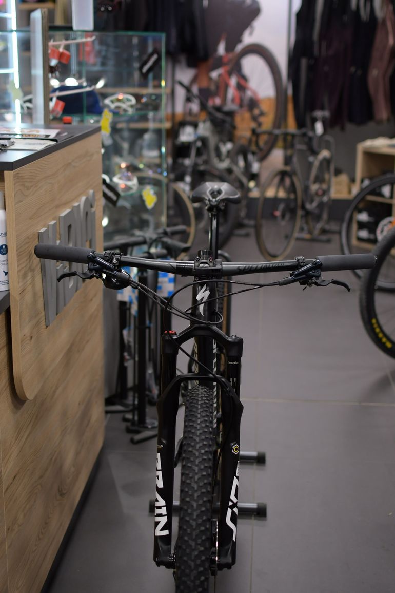 Used Specialized Epic Expert Carbon 2020 2020 Mountainbike — image 6 of 8