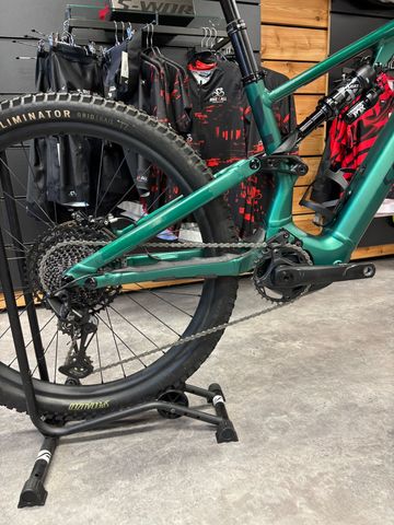 Specialized Levo SL 2 Comp Alloy 2024 Mountainbike usato, Verde — immagine 4 di 7