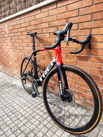 Used Trek Émonda SLR 7 eTap 2022 2022 Road & Gravel — image 4 of 13