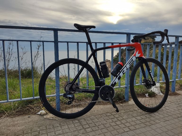 Used Trek Émonda SLR 7 eTap 2022 2022 Road & Gravel — image 12 of 13