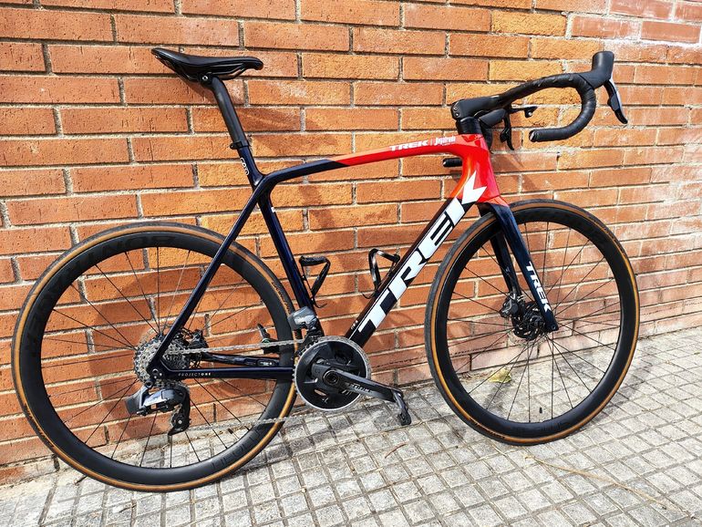 Used Trek Émonda SLR 7 eTap 2022 2022 Road & Gravel — image 1 of 13
