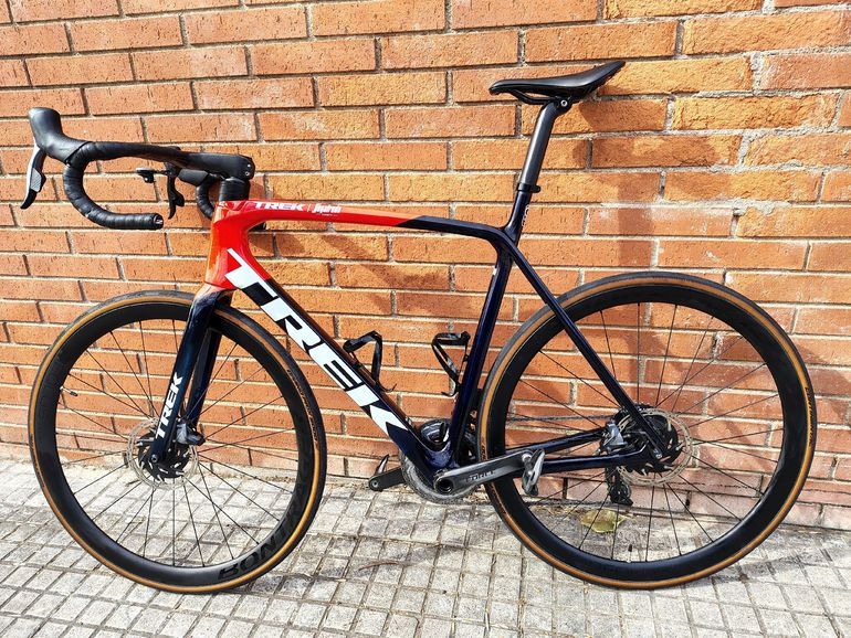 Used Trek Émonda SLR 7 eTap 2022 2022 Road & Gravel — image 2 of 13