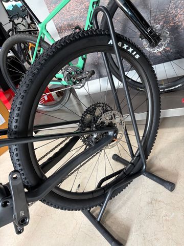 Używany Orbea OIZ M10 2026 Mountainbike — zdjęcie 3 z 19