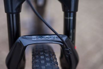 Used Trek Procaliber 9.6 2024 2024 Mountainbike, Light Gray, 29 — image 6 of 9