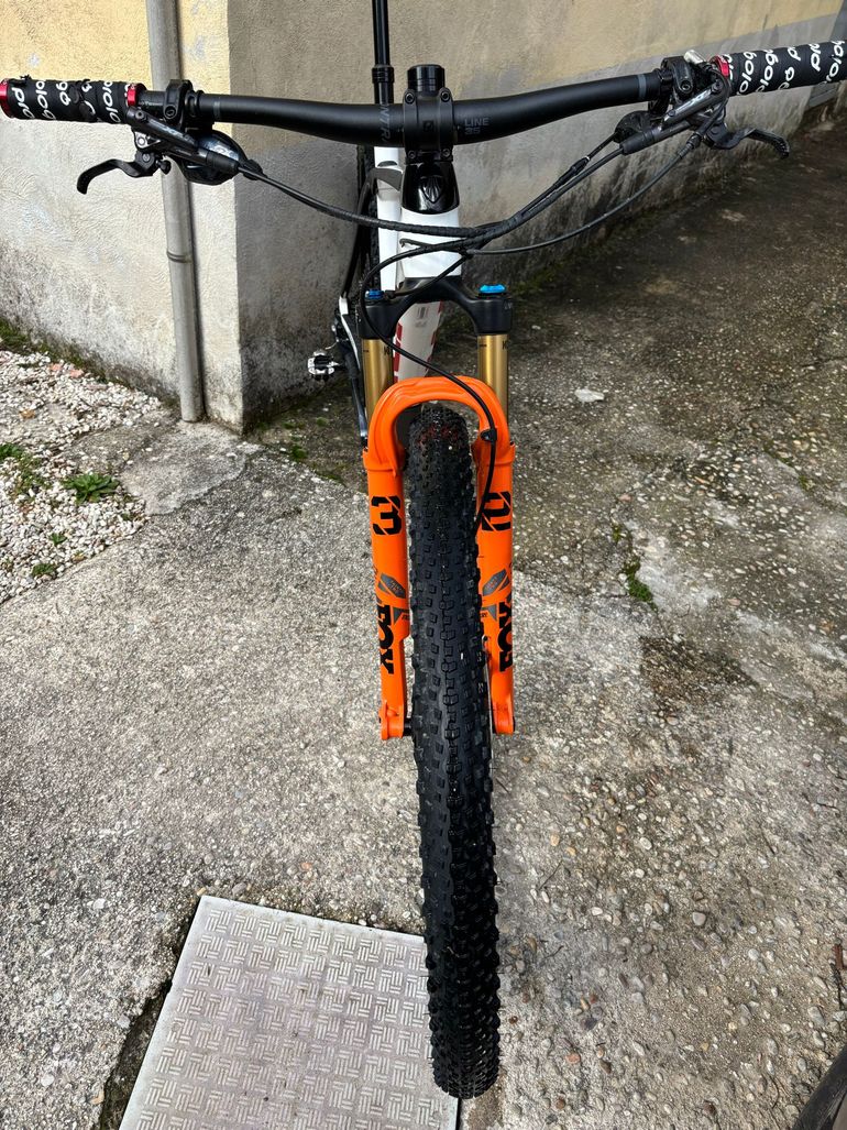Used Trek Procaliber 9.7 2022 2022 Mountainbike, White, 29 — image 7 of 14