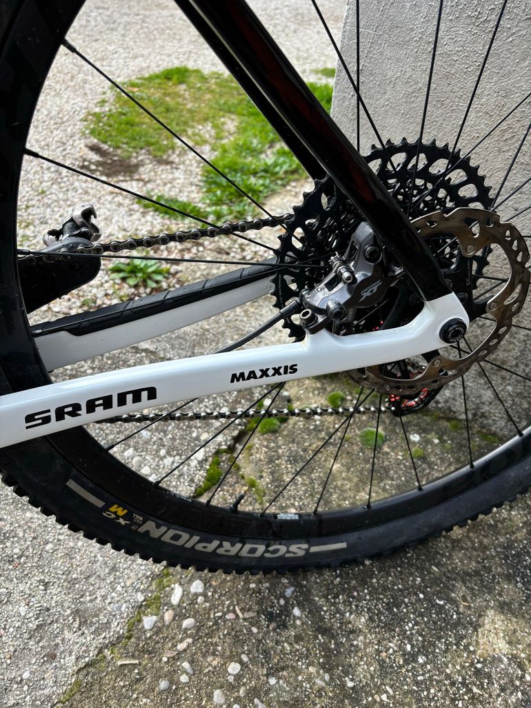 Used Trek Procaliber 9.7 2022 2022 Mountainbike, White, 29 — image 12 of 14