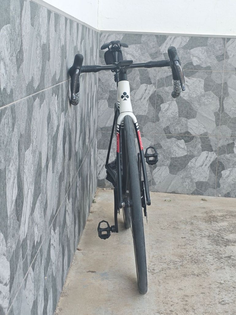 Used Colnago V5Rs Shimano Ultegra Di2 2025 2025 Road & Gravel — image 3 of 7