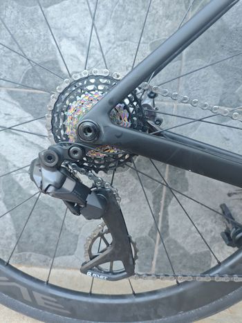 Used Colnago V5Rs Shimano Ultegra Di2 2025 2025 Road & Gravel — image 4 of 7