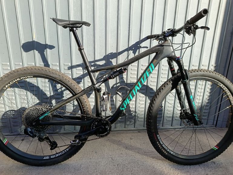Used Specialized Epic SRAM XX1 Eagle AXS 2019 Mountainbike, Schwarz — image 1 of 8