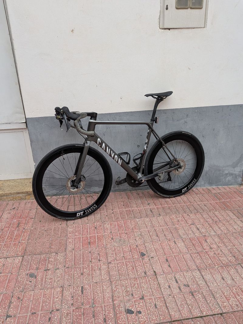 Canyon Ultimate Shimano Ultegra 2022 Road & Gravel usato, Grigio chiaro — immagine 4 di 8