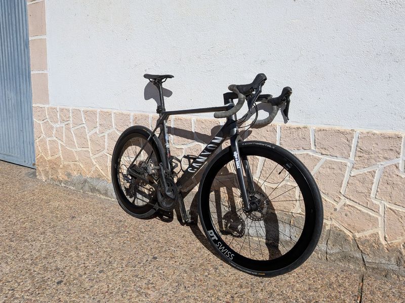 Canyon Ultimate Shimano Ultegra 2022 Road & Gravel usato, Grigio chiaro — immagine 1 di 8