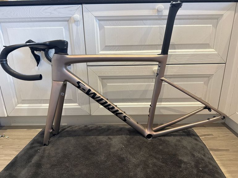 Used Specialized S-Works Tarmac SL8 - Shimano Dura-Ace Di2 2026 Frameset 2026 Road & Gravel, Hellgrau — image 1 of 3