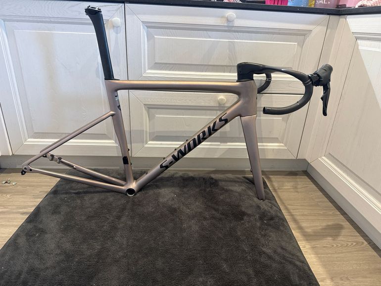 Used Specialized S-Works Tarmac SL8 - Shimano Dura-Ace Di2 2026 Frameset 2026 Road & Gravel, Hellgrau — image 2 of 3