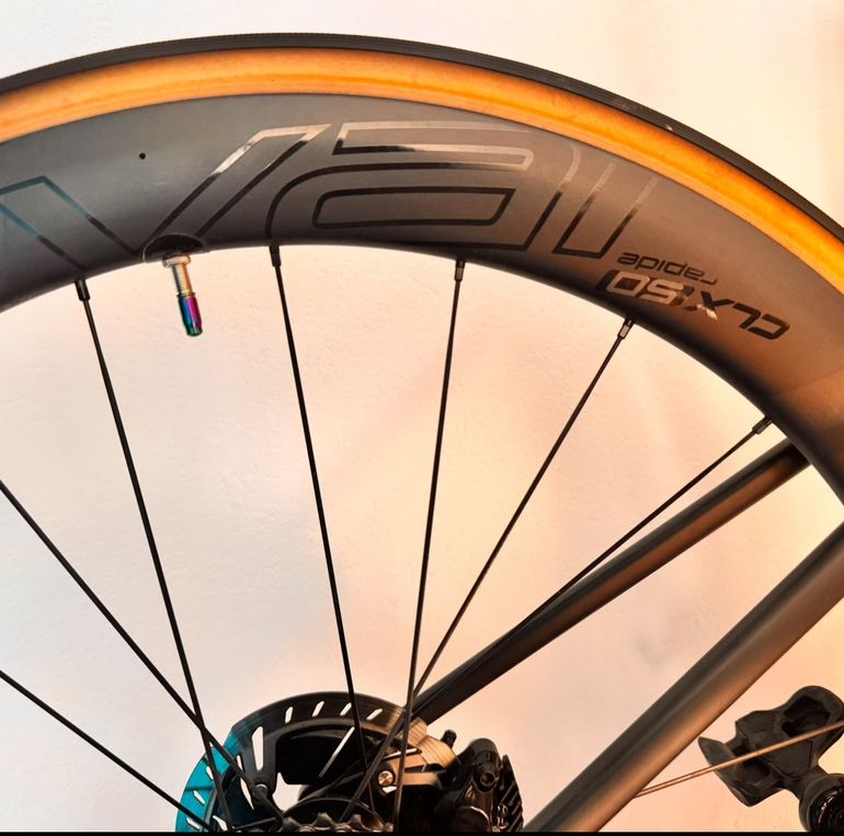 Used Specialized S-Works Tarmac SL6 Disc - Dura Ace Di2 2023 2023 Road & Gravel, Light Gray — image 3 of 5