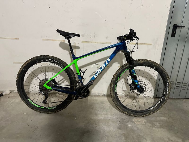 Used Giant XTC Advanced 1 2017 2017 Mountainbike, Green, 27.5 — image 1 of 3