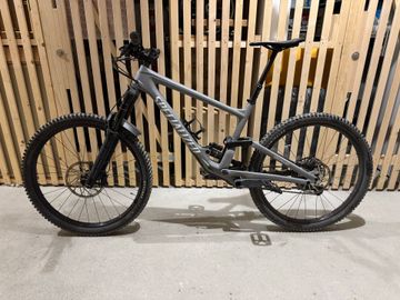 Used Specialized Enduro Comp 2022 2022 Mountainbike, Light Gray, 29 — image 2 of 4