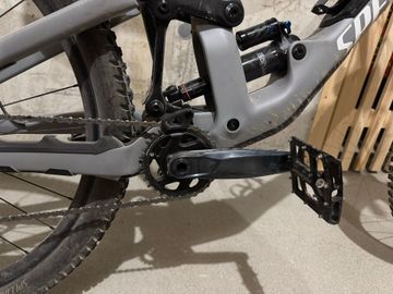 Used Specialized Enduro Comp 2022 2022 Mountainbike, Light Gray, 29 — image 4 of 4