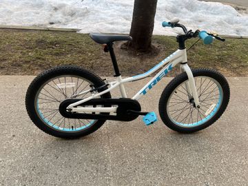 Used Trek Precaliber 20 2022 2022 Youth, White — image 2 of 4