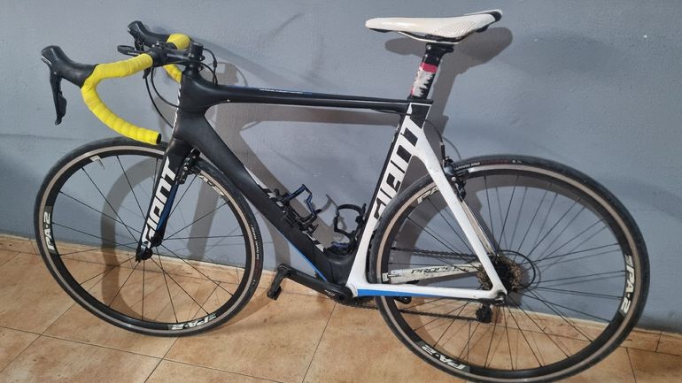 Used Giant Propel Advanced 2 2016 2016 Road & Gravel — image 2 of 7