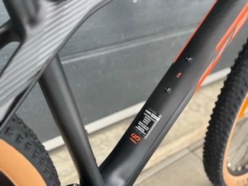 Gebrauchtes KTM MYROON COMP 29 2025 2025 Mountainbike, Schwarz, 29 — Bild 9 von 9