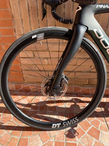 Used Pinarello DOGMA F DURA ACE Di2 Disc 2022 2022 Road & Gravel, Schwarz — image 9 of 12