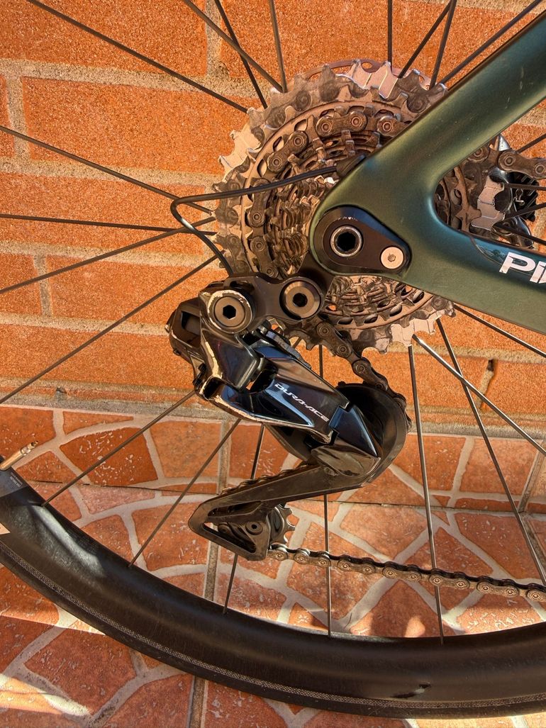 Used Pinarello DOGMA F DURA ACE Di2 Disc 2022 2022 Road & Gravel, Schwarz — image 4 of 12