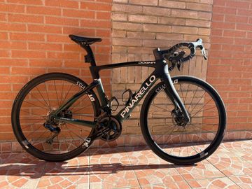 Pinarello DOGMA F DURA ACE Di2 Disc 2022 2022 Road & Gravel usato