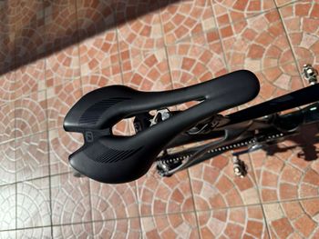 Used Pinarello DOGMA F DURA ACE Di2 Disc 2022 2022 Road & Gravel, Schwarz — image 6 of 12