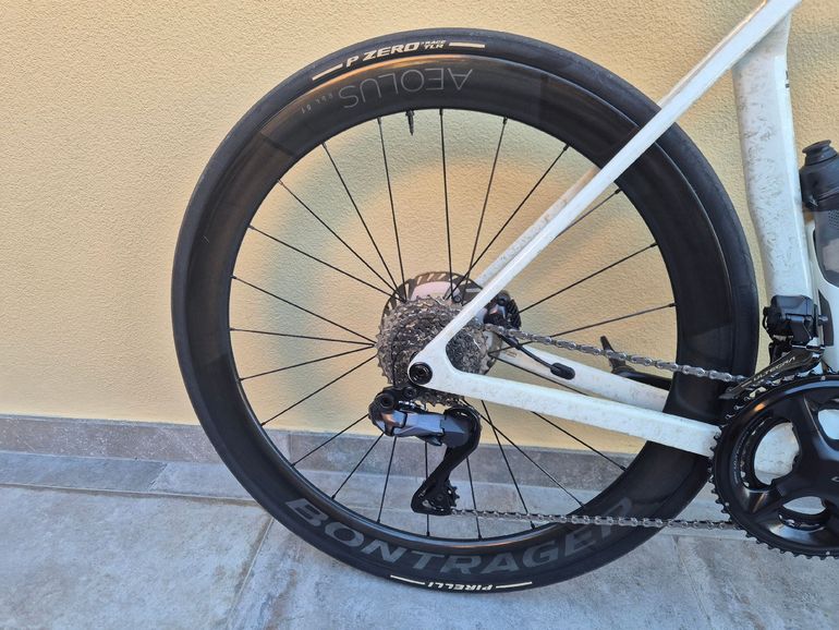 Used Trek MADONE SRL 2025 Road & Gravel, Blanco — image 5 of 6