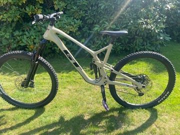 GT Force SRAM GX Eagle AXS 2022 Mountainbike d'occasion — image 3 sur 5