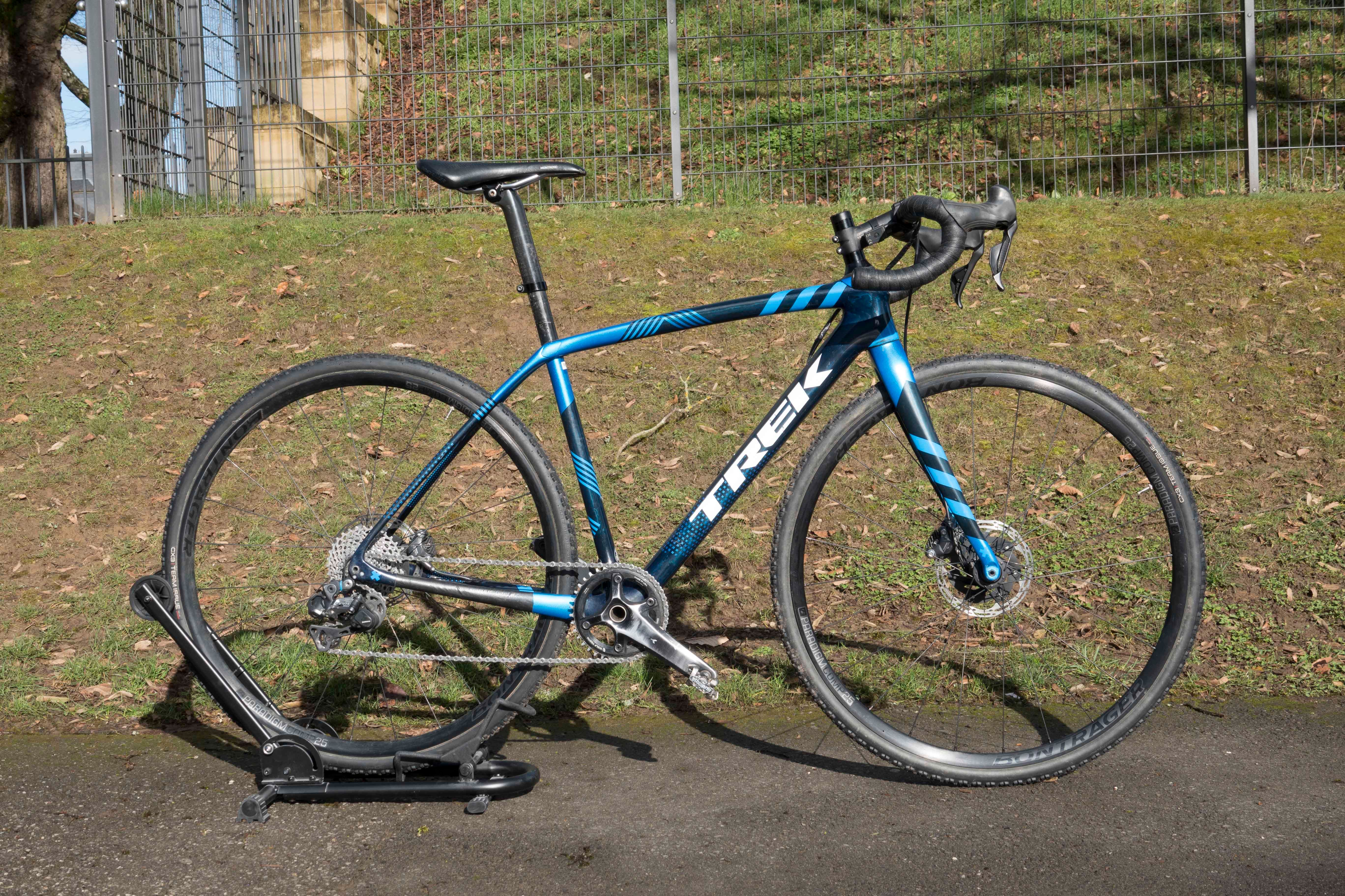 TREK boone フルカーボンフラットバーロード専用 Trek Boone Shimano GRX Di2 2021
