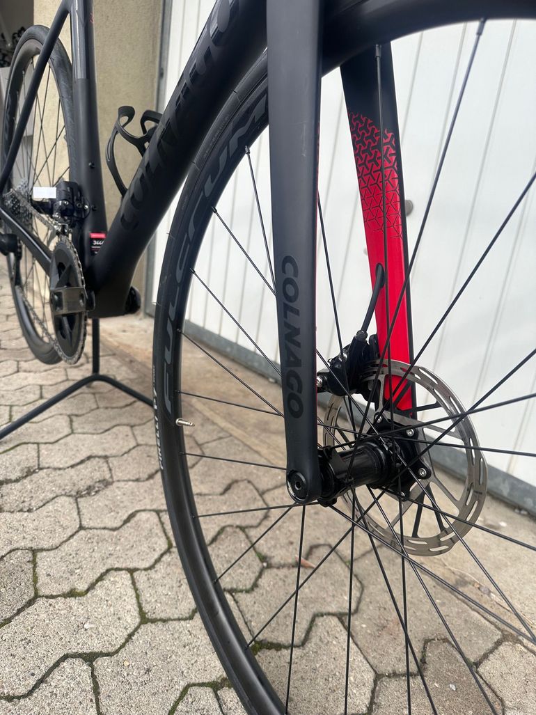 Used Colnago V3 Disc Rival AXS Bike 2024 2024 Road & Gravel, Schwarz — image 9 of 9