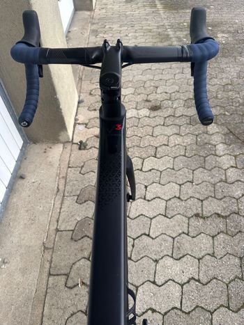 Used Colnago V3 Disc Rival AXS Bike 2024 2024 Road & Gravel, Schwarz — image 7 of 9