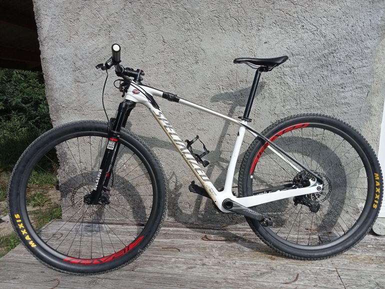 Used Specialized Stumpjumper Expert Carbon World Cup 29 - 2015 2015 Mountainbike — image 1 of 4