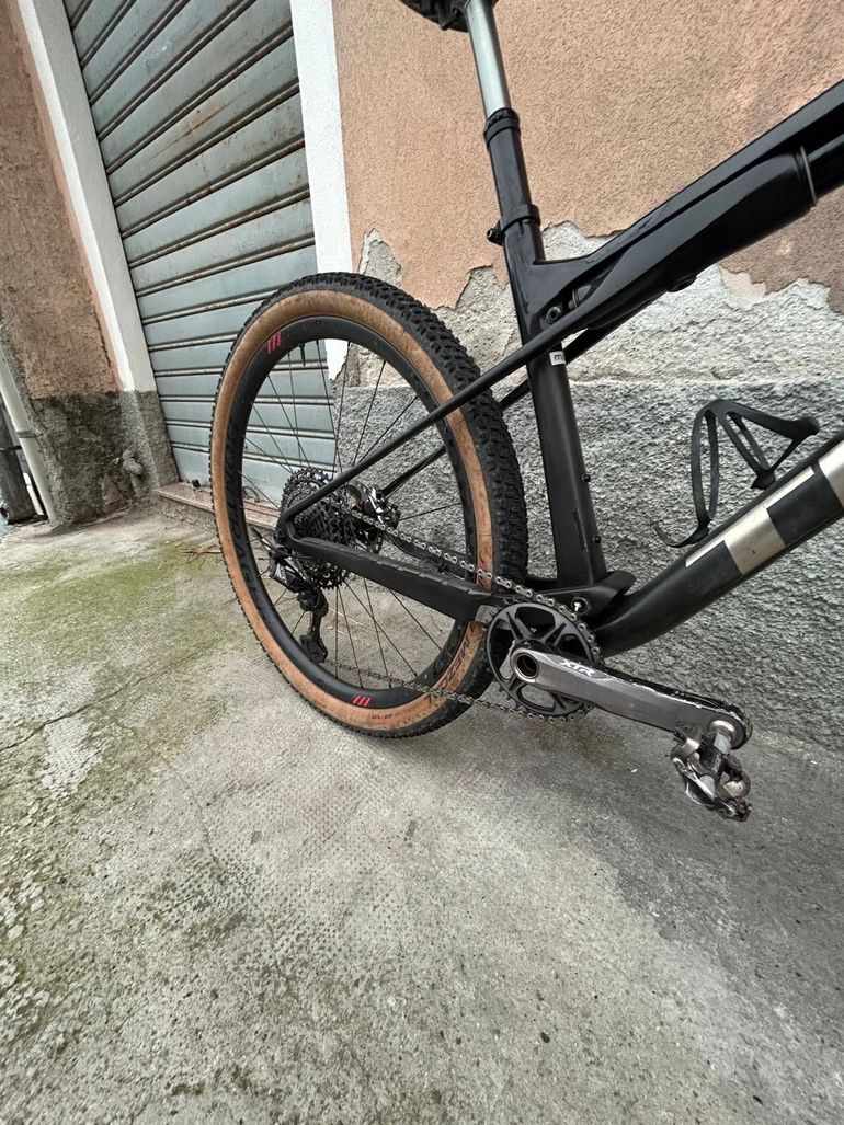 Used Trek Supercaliber 9.9 XTR 2021 2021 Mountainbike — image 2 of 3