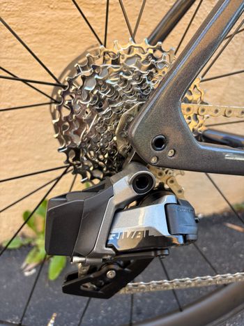 Used Trek Émonda SL 6 AXS 2023 2023 Road & Gravel, Black — image 3 of 8