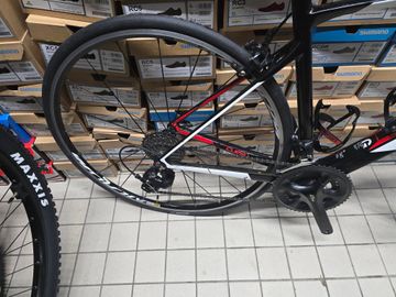 Used CUBE ATTAIN GTC 2017 2017 Road & Gravel, Red — image 3 of 4