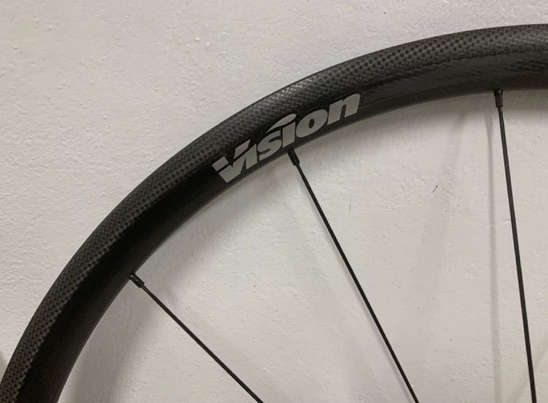 Used Trek Madone Shimano Dura Ace Di2 2011 Road & Gravel, Rot — image 8 of 11