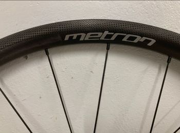 Used Trek Madone Shimano Dura Ace Di2 2011 Road & Gravel, Rot — image 9 of 11