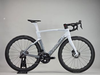 Pinarello, DOGMA F DURA ACE Di2 2025