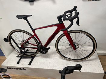 Used Cannondale Synapse Carbon 4 2026 2026 Road & Gravel, Red — image 3 of 4
