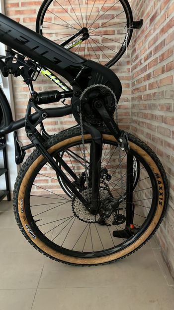 Used Giant Stance E+ 1 2023 2023 Mountainbike — image 2 of 3