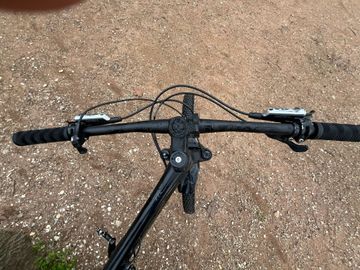 Used Giant Xtc Shimano Deore 2022 Mountainbike, Black — image 4 of 5